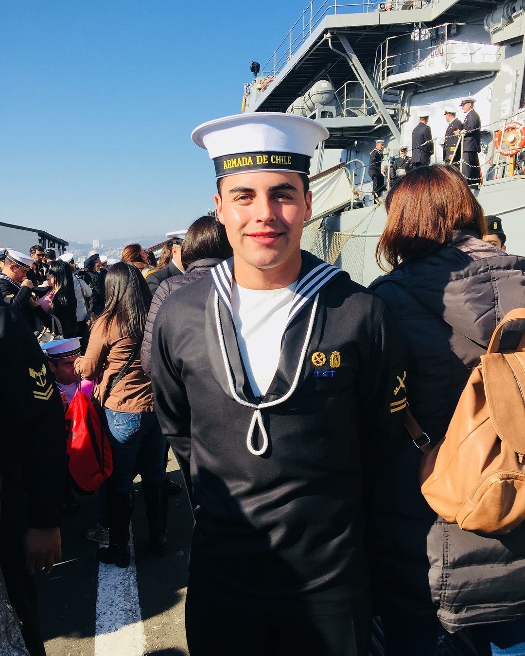 Joven Maullinense perteneciente a la Armada de chile participa de ejercicio naval.