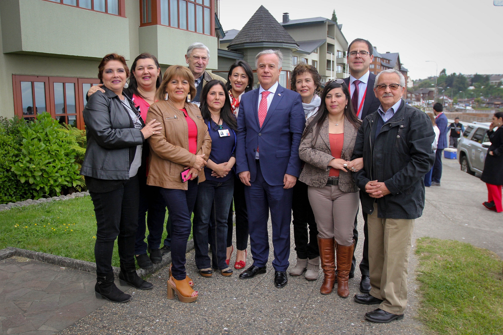 Representantes de la Mesa de Trabajo del Proyecto Hospital Puerto Varas de reunieron con el Ministro de Salud