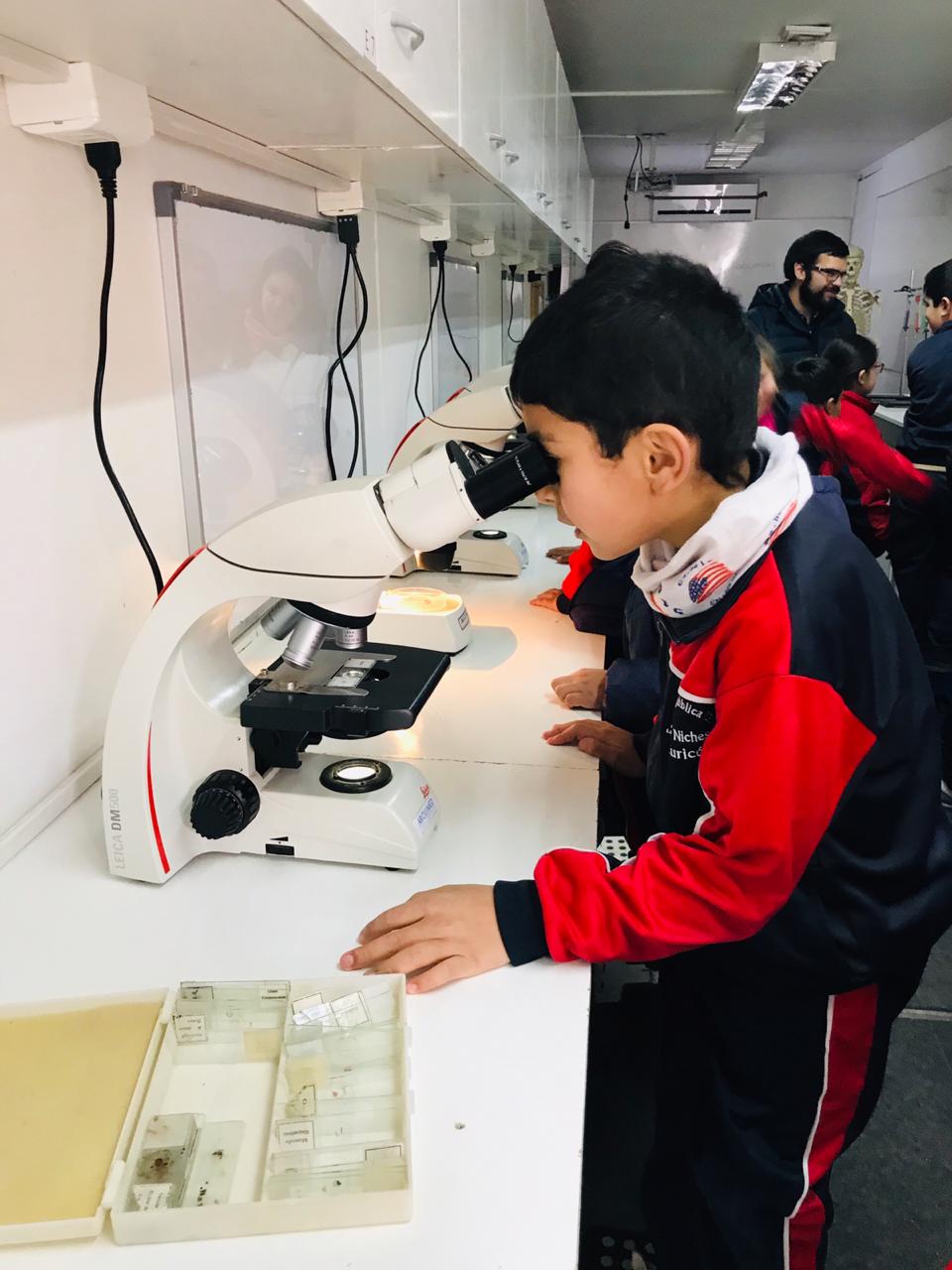 Laboratorio rodante de la Universidad de Talca llega a la Región de los Lagos