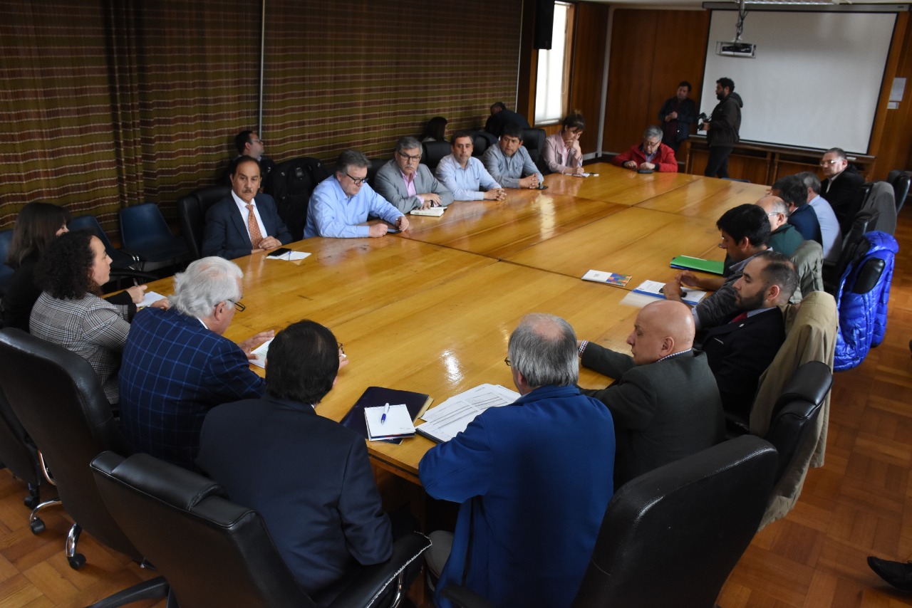 Alcaldes de las Provincias de Llanquihue y Osorno sostienen encuentro de trabajo en el marco del Acuerdo por la Paz Social que impulsa el Gobierno