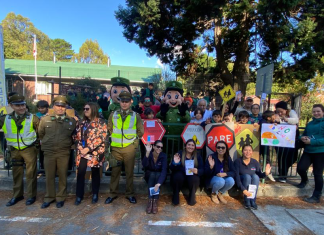 Comunidad de Los Riscos se moviliza para educar a automovilistas
