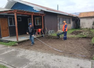 Refugio provisorio para usuarios de buses en Maullín.